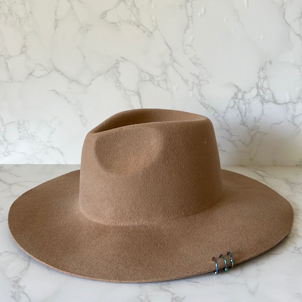 Don Paris 3 multi color piercing hat